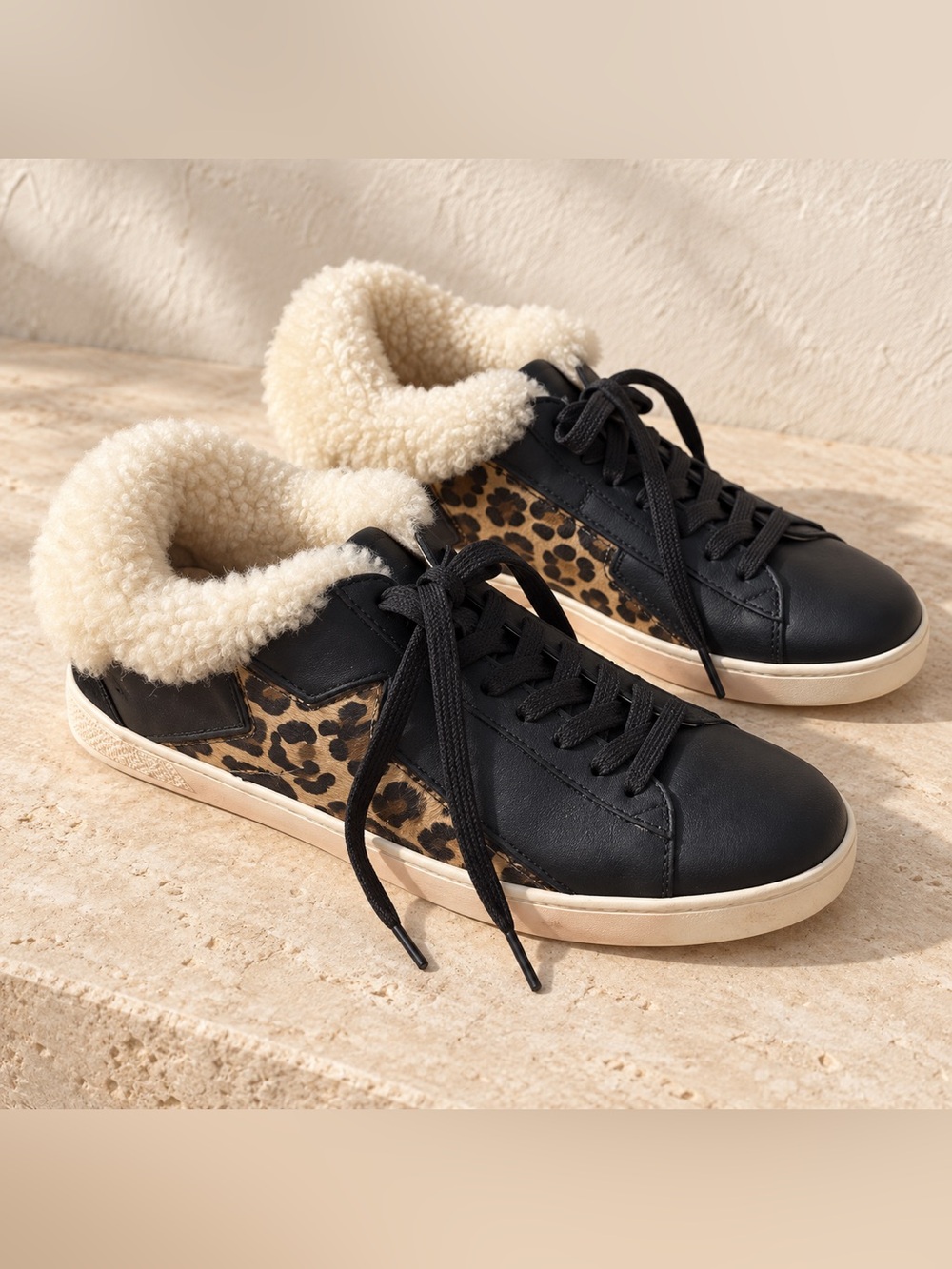 Lola Cruz Faux Fur Star Sneakers Women’s Sz. 39 (US 9)